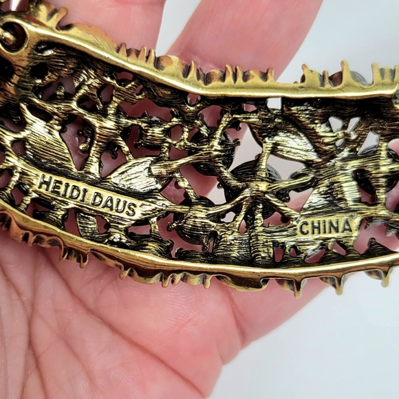 Heidi Daus Carnelian, Jade and Multicolor Swarovski Crystal Dragonfly Collar - Picture 2 of 2